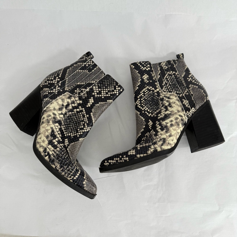 Marc Fisher Oshay Pointed Toe Bootie Black Gray Snakeskin Ankle Boots 6.5 M